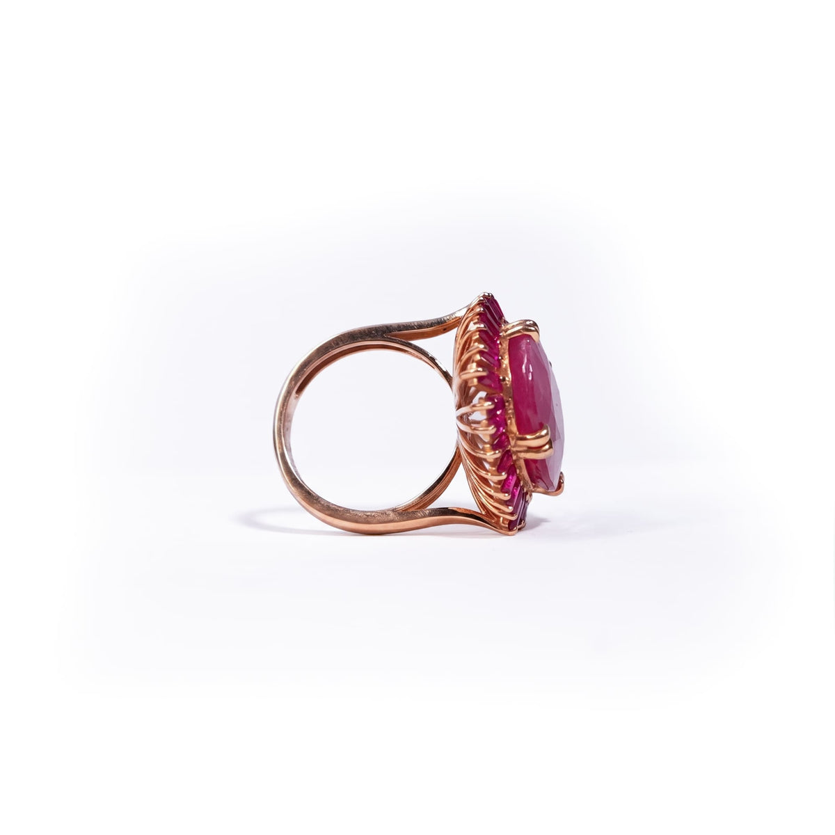 Mozambique Ruby Ring 22 carats grams
