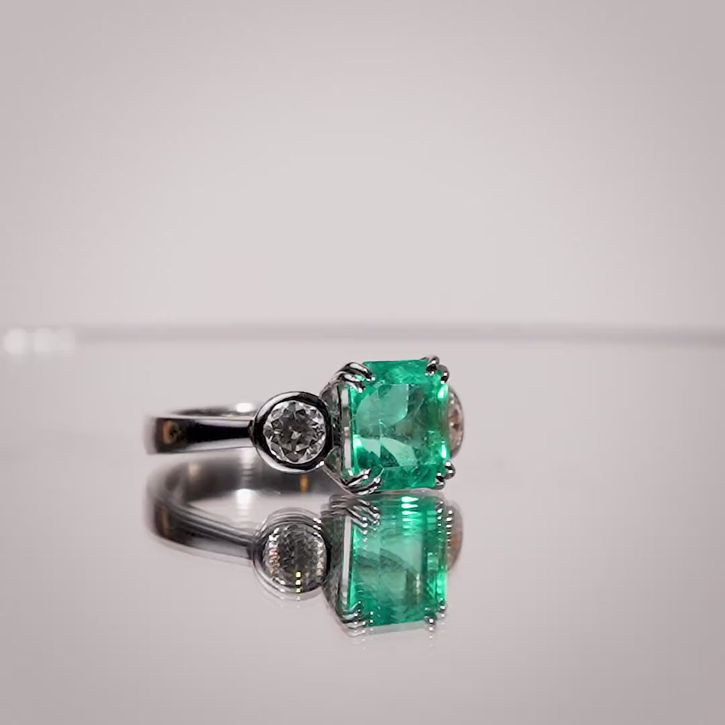 Colombian Emerald Ring 0.5 carats