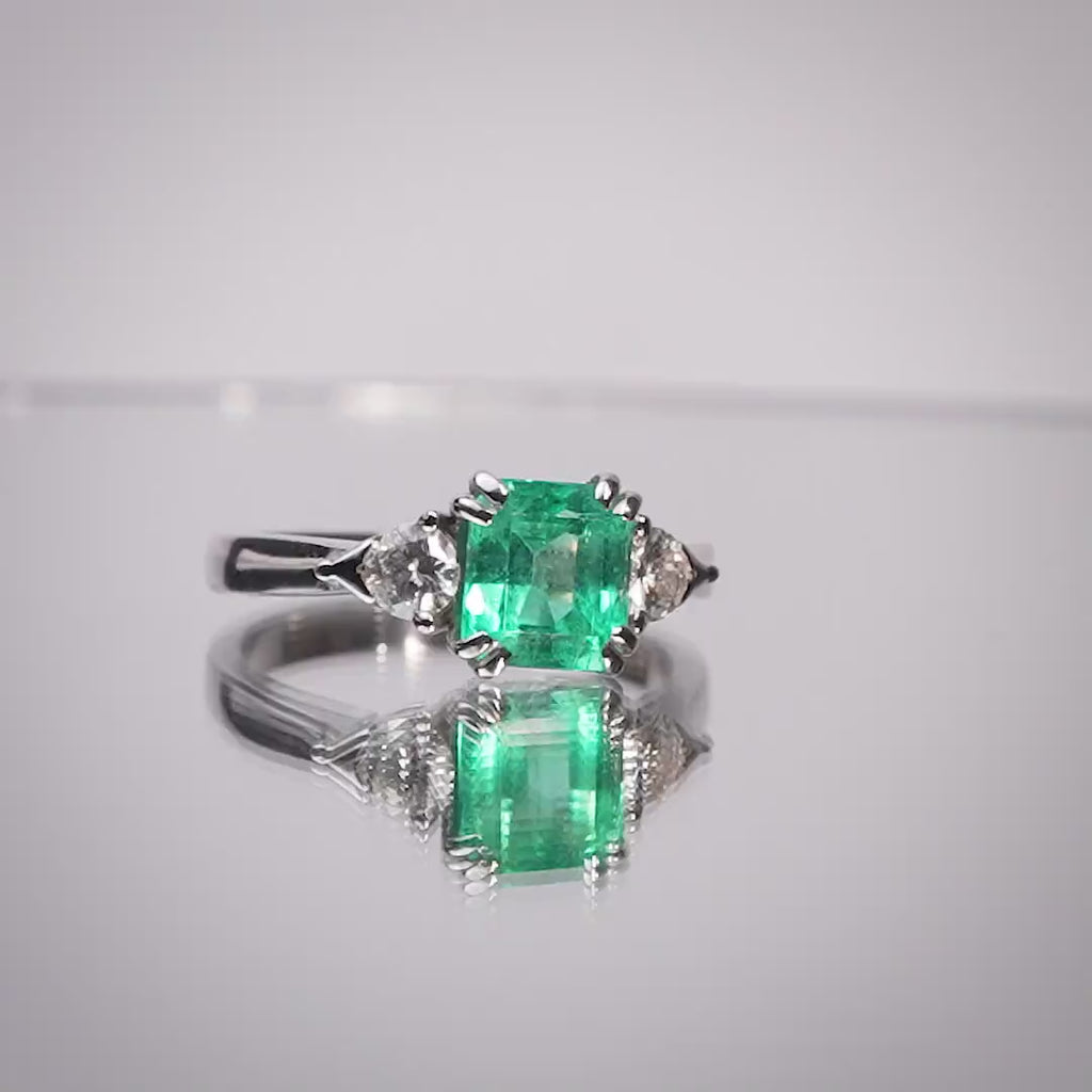 Colombian Emerald Ring 1.7 carats