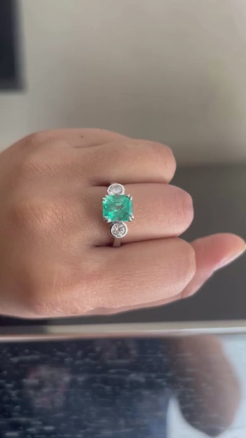 Colombian Emerald Ring 0.5 carats